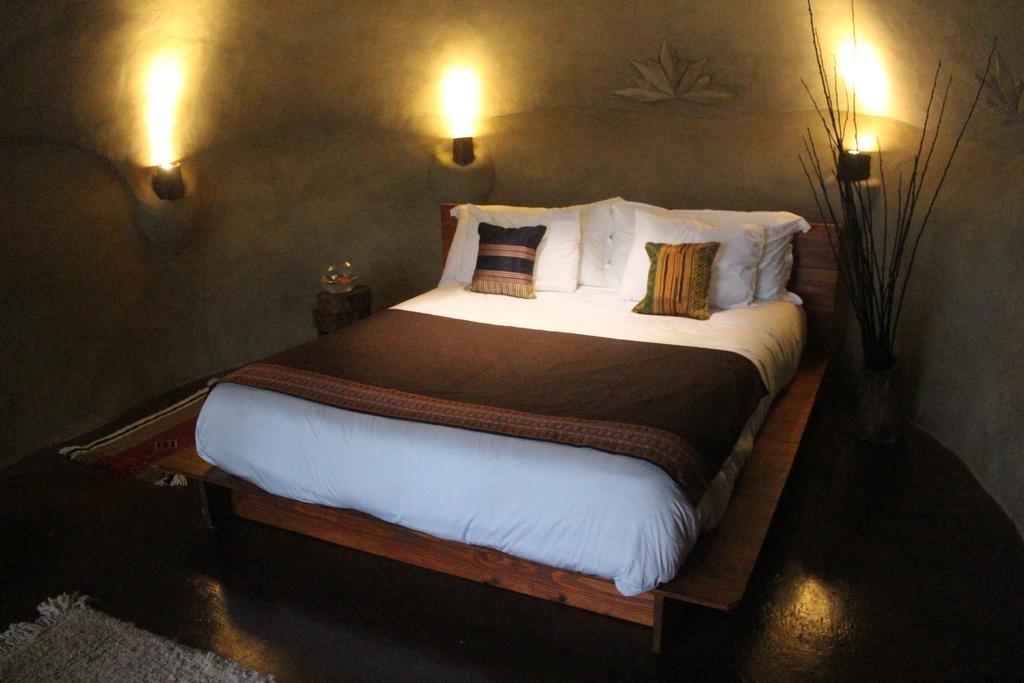 Earthship Patagonia Eco Accommodations Эль-Больсон Номер фото
